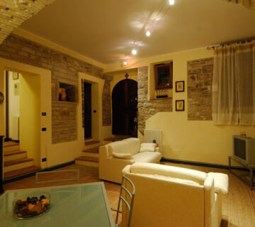 Ristrutturazione da Magazzino ad Abitazione